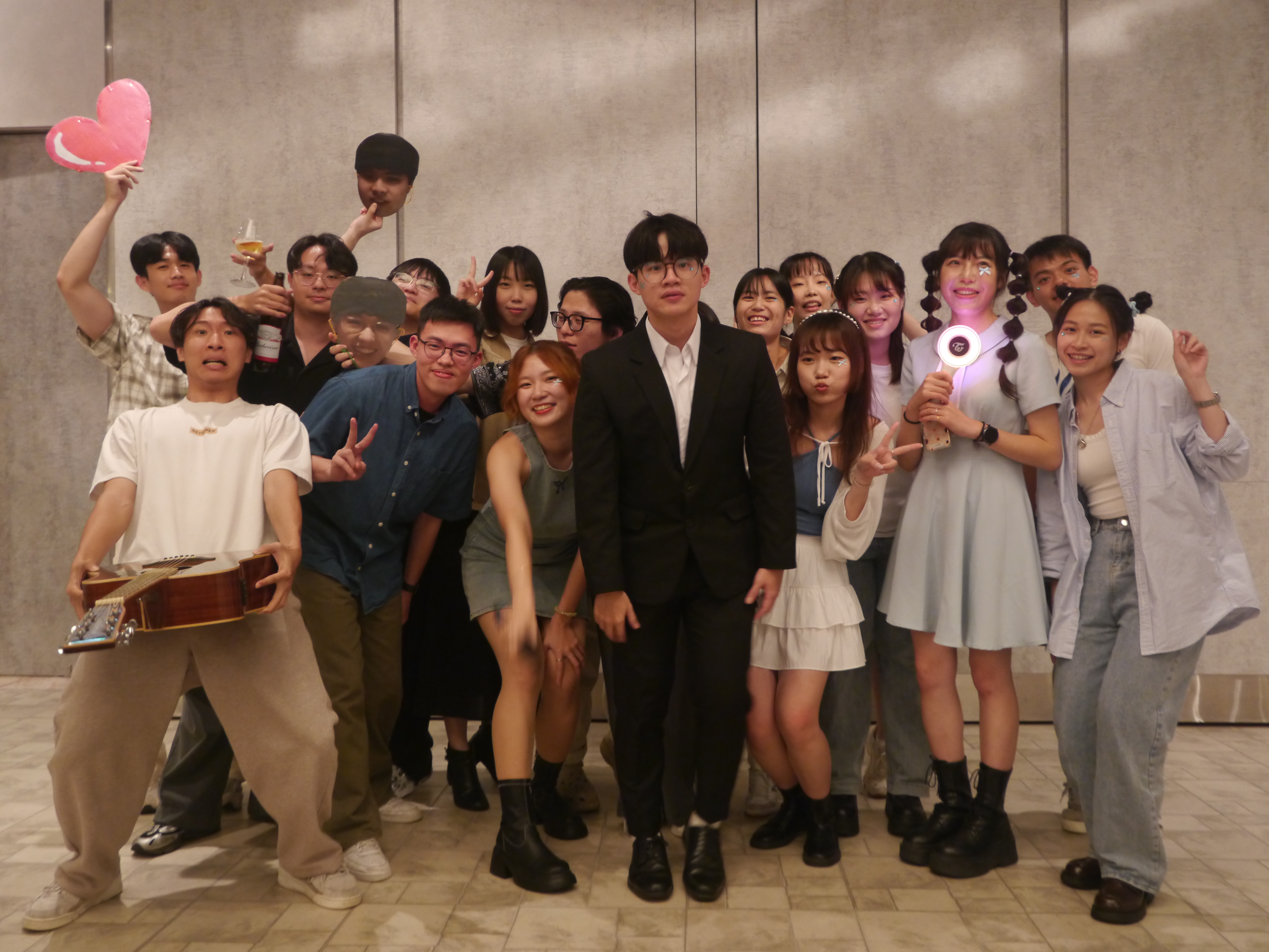 P108學弟妹準備表演祝福學長姐畢業