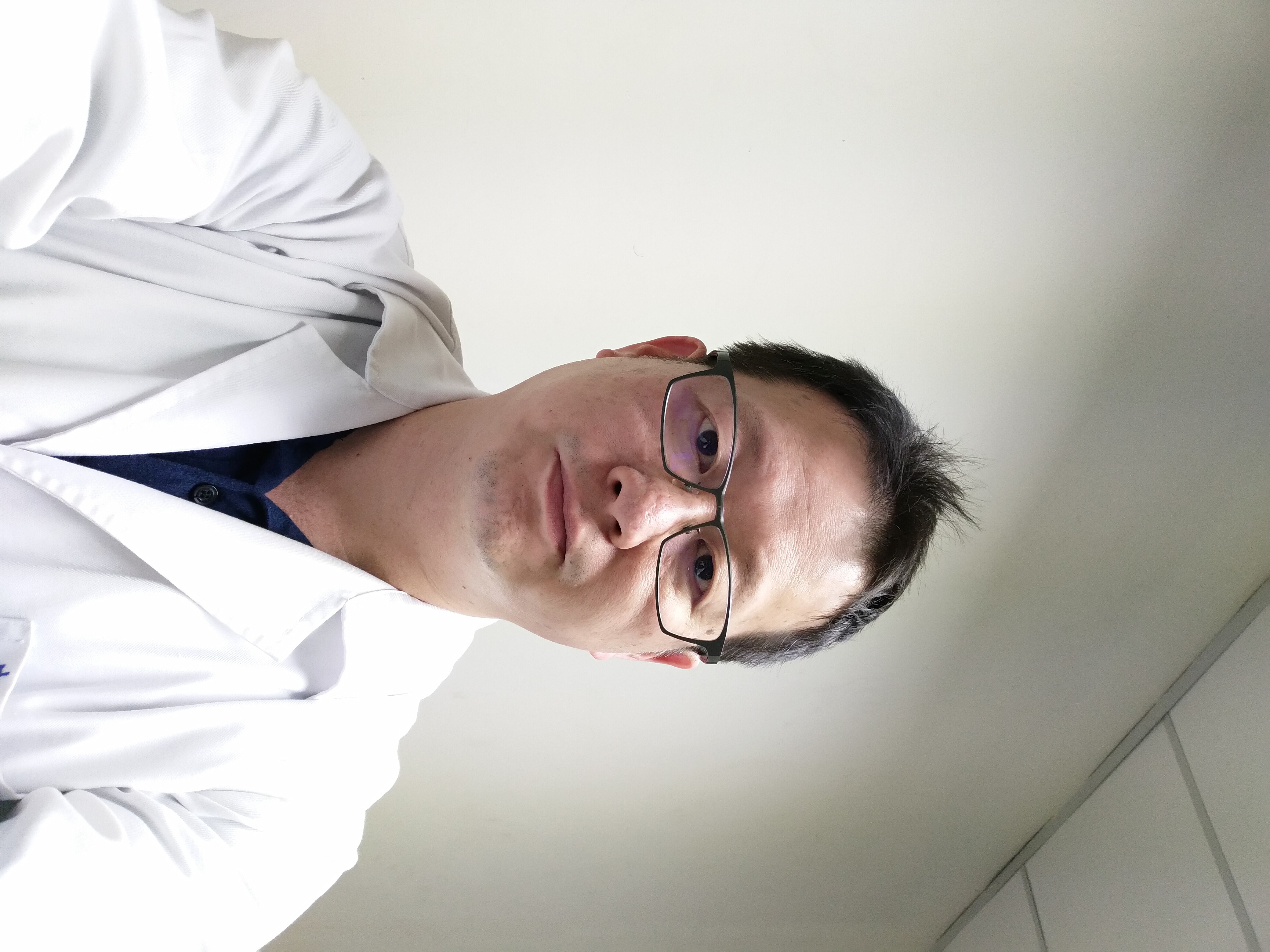許耀文 助理教授